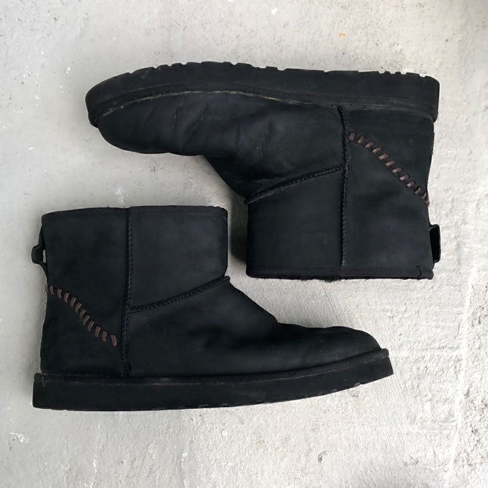 Classic  UGGs ankle boots